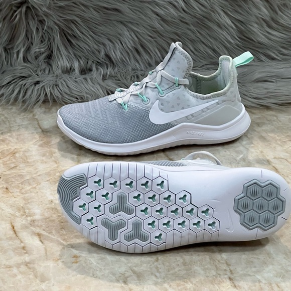 Nike Free TR 8 'Pure Platinum
Igloo' Women - Picture 7 of 10